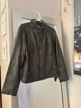 Vintage PA Originals Women's Black/Bronze Faux Leather Zip-Front Jacket